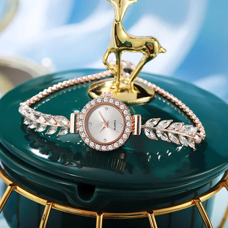 Women's Round Quartz Bracelet Watch – Ladies Fashion Watch Ladies Quartz Watch Qme WHITE