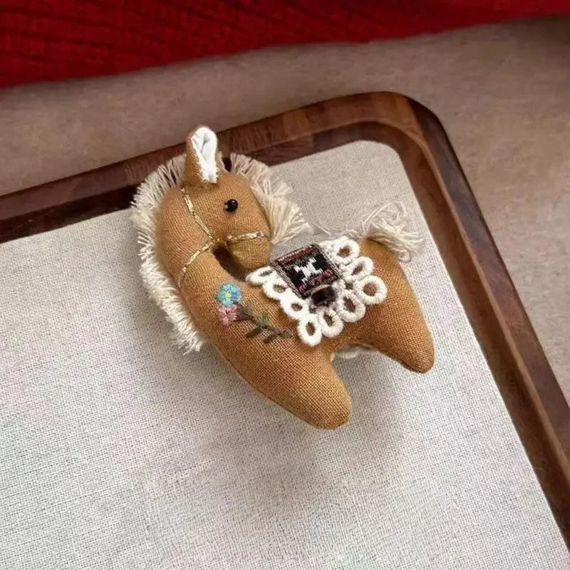 Zodiac Pony Fabric Brooch Pin – Charming Horse Corsage Fabric Brooch Pin Qme A6