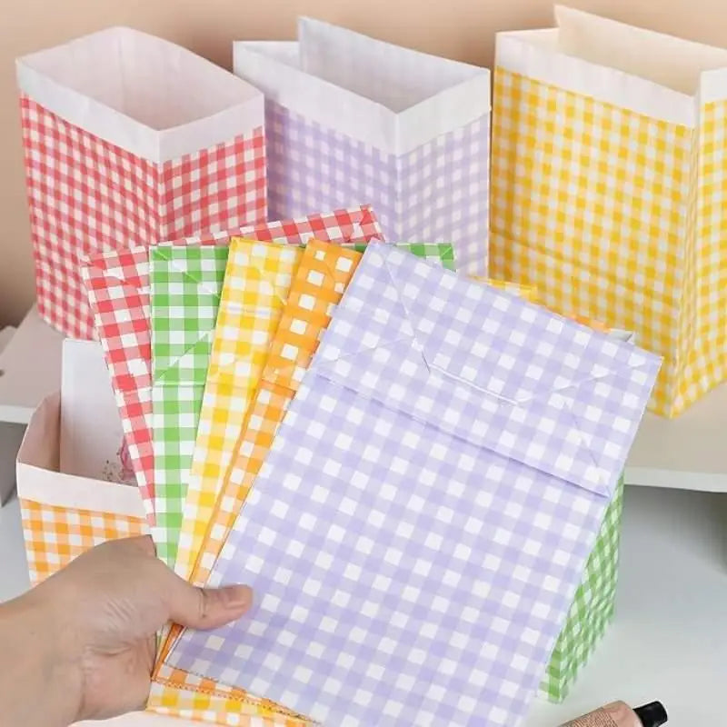 Checkered Kraft Paper Gift Bags – Holiday & Party Packaging Holiday Gift Bags Qme
