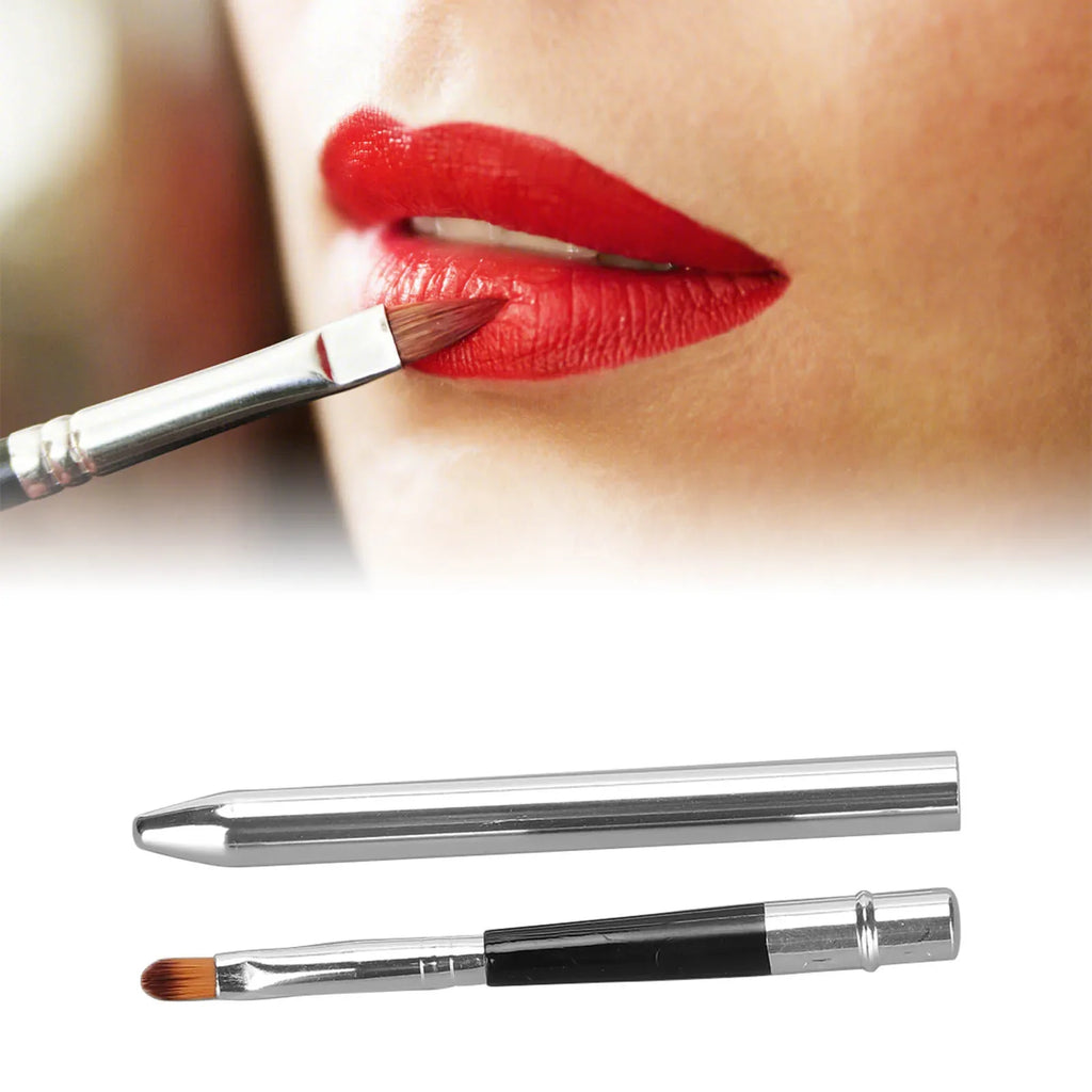 Qme Ergonomic Lip Brush with Sealing Cover | Easy Clean Lip Makeup Brush Qme