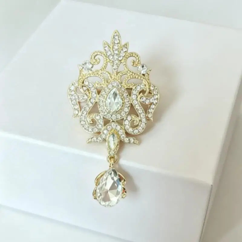 Vintage Crystal Brooch Pin – Gold & Silver Wedding Party Crystal Brooch Pin Qme
