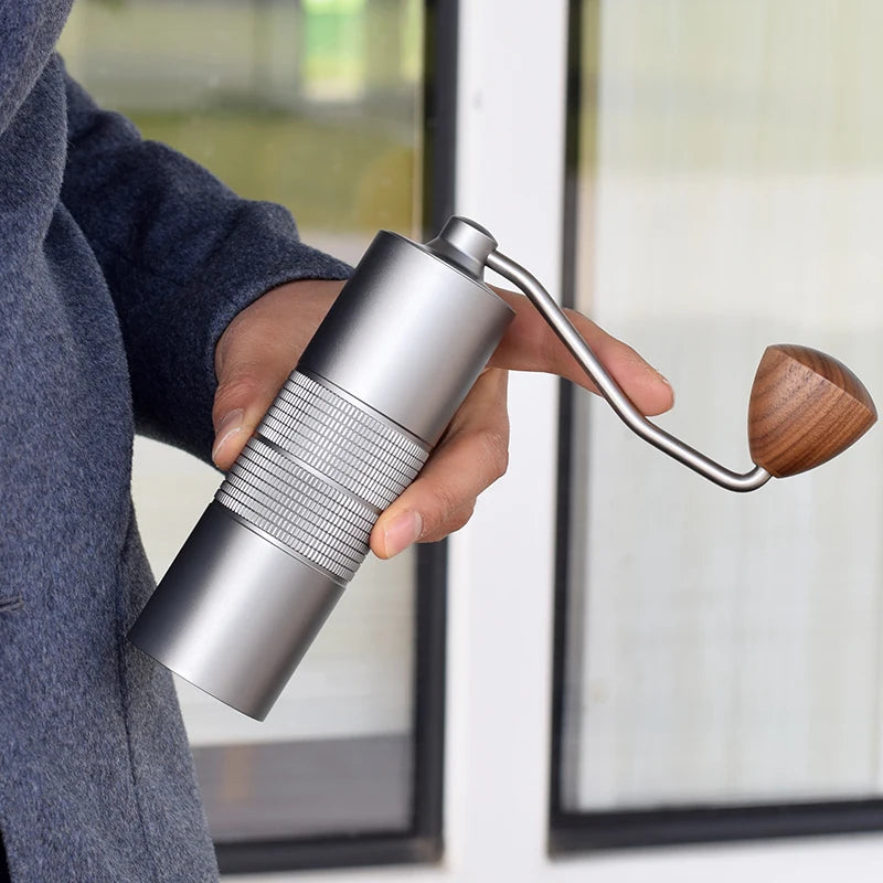 JAFFEE J0/J1 Manual Coffee Grinder – 38mm Burr, 3 Bearings Manual Coffee Grinder Qst
